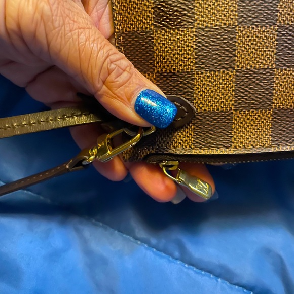Louis Vuitton Damier neverfull pouch wristlet - Picture 9 of 9